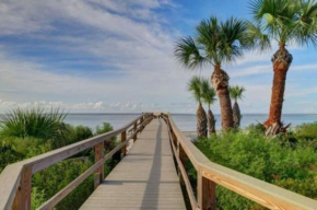 Brass Rail 319-Premier Condo on Tybee Island-Sleeps 10-2 Pools & Spa